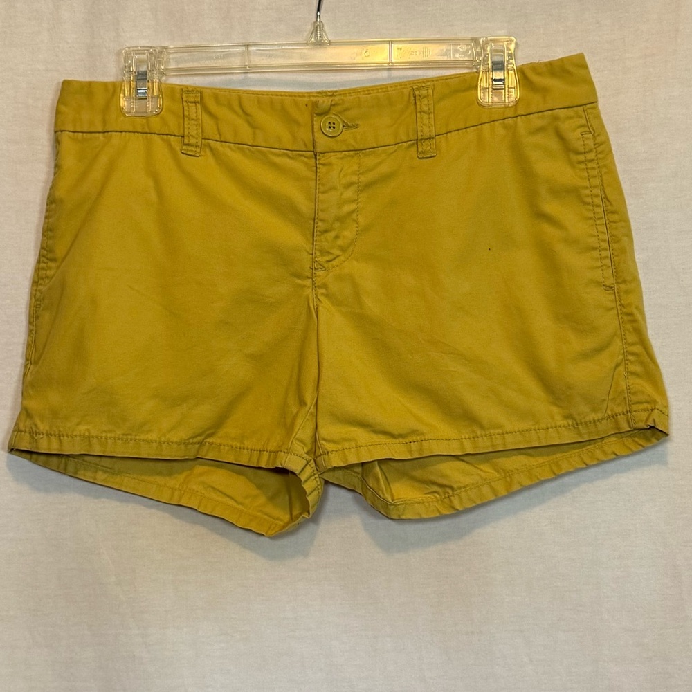 G-48 Gap Hadley Yellow Fixed Waist Flat Front Summer Shorts Size 4